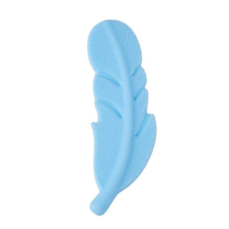 Venta al por mayor 10 piezas de cuentas de silicona de plumas 58 × 15 MM